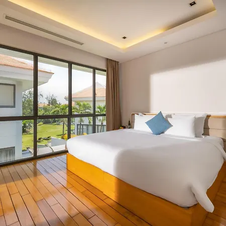 Ocean Beach Resort Da Nang Exterior photo
