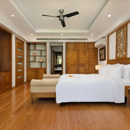 Ocean Beach Resort Da Nang Exterior photo