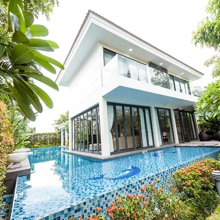Ocean Beach Resort Da Nang Exterior photo