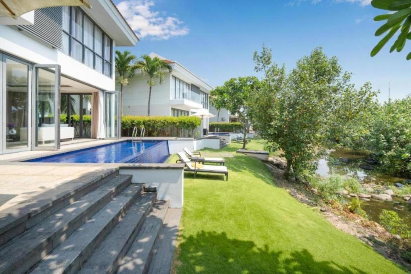 Ocean Villa Da Nang